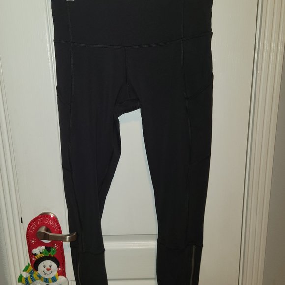 Size 8 Lululemon capri - Picture 2 of 4